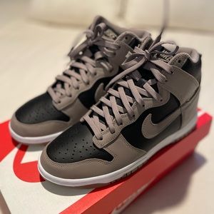 Nike dunk high moon fossil